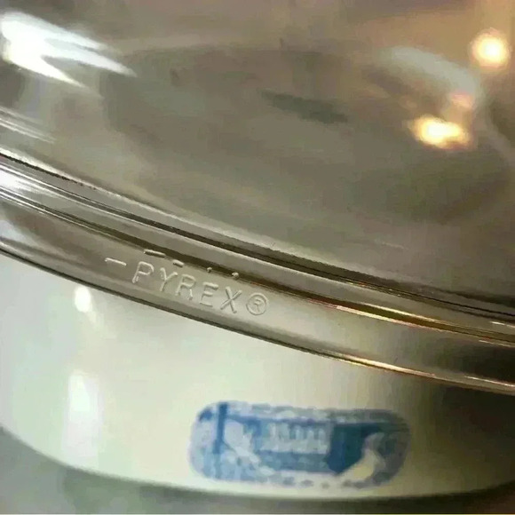 Vintage Corning browning skillet made for Amana Radaranger in Colonial pattern - Picture 8 of 16